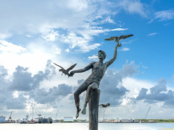 Pier 21 Statue "High Tide"