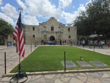 Mission San Antonio de Valero (The Alamo)