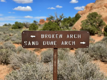 Broken Arch & Sand Dune Arch