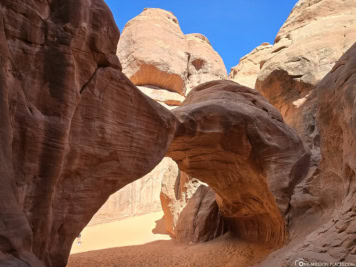 Sand Dune Arch