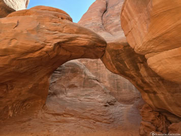 Sand Dune Arch