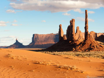 Totem Pole and Yei Bi Chei