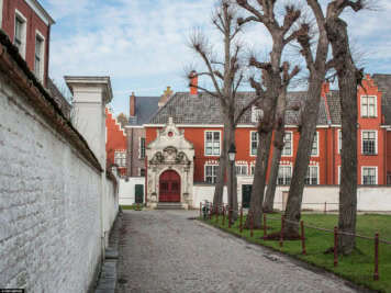 Small beguinage U.L.F. Ter Hoyen - © VisitGent