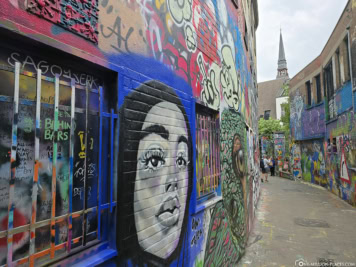 Graffiti alley