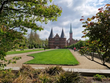 Holstentorplatz & Holstentor