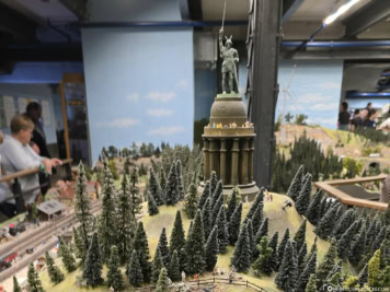 Themenbereich Mitteldeutschland - Hermannsdenkmal