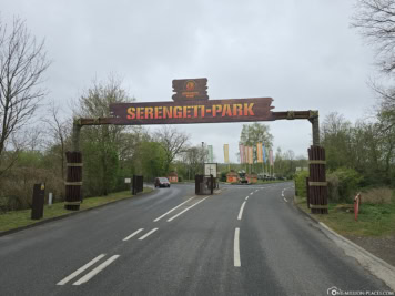 Einfahrt zum Serengeti Park