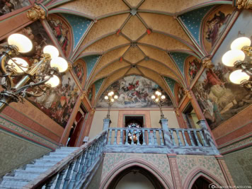 Tour of Drachenburg Castle