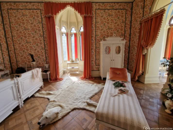 Tour of Drachenburg Castle