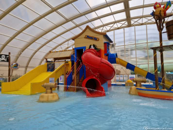 Indoor pool with kids area